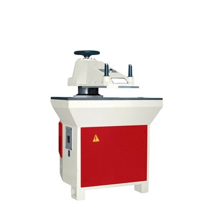 Macchina di taglio a braccio oscillante idraulica da 10 T per sandali in impianto di produzione