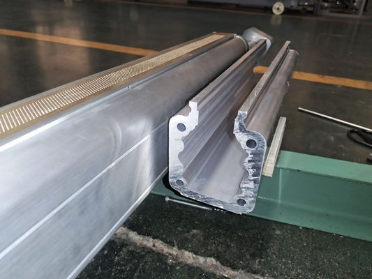 Macchina di laminazione automatica completa per interni di sedili per auto stile tedesco stile coreano