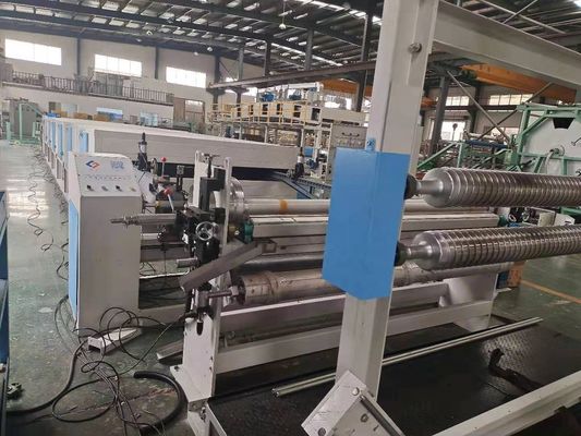 Macchina per il rivestimento di tappeti e pantofole per interni