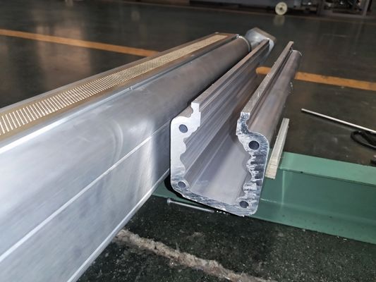 Macchina di laminazione a fiamma in stile tedesco PLC personalizzata 2 bruciatori 3 in 1 per seggiolino auto