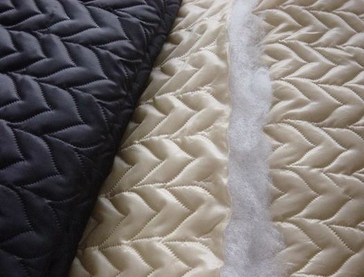 Macchina di laminazione automatica per indumenti con spessore massimo di cucitura di 50 mm e laminazione