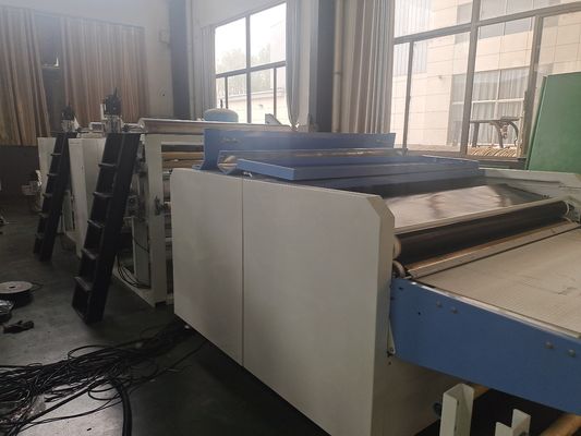 Fabbricazione a caldo di tessuti non tessuti a nido di miele